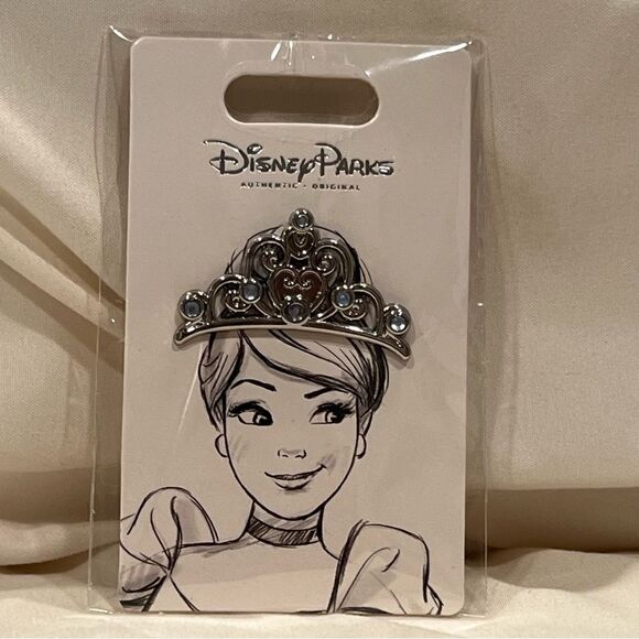 SALE Disney Parks Princess Cinderella Crown Tiara Collectible Trading Pin NWT 👑 - Picture 1 of 4